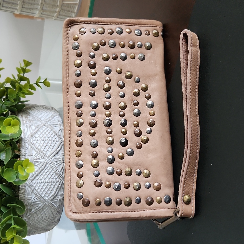 Viola Castellani Italian Leather Wristlet